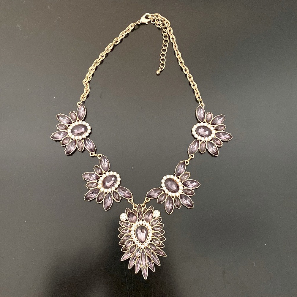 Beautiful adjustable gold and purple necklace